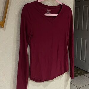 No Boundaries Women's Burgundy V-Neck Long Sleeve Top
